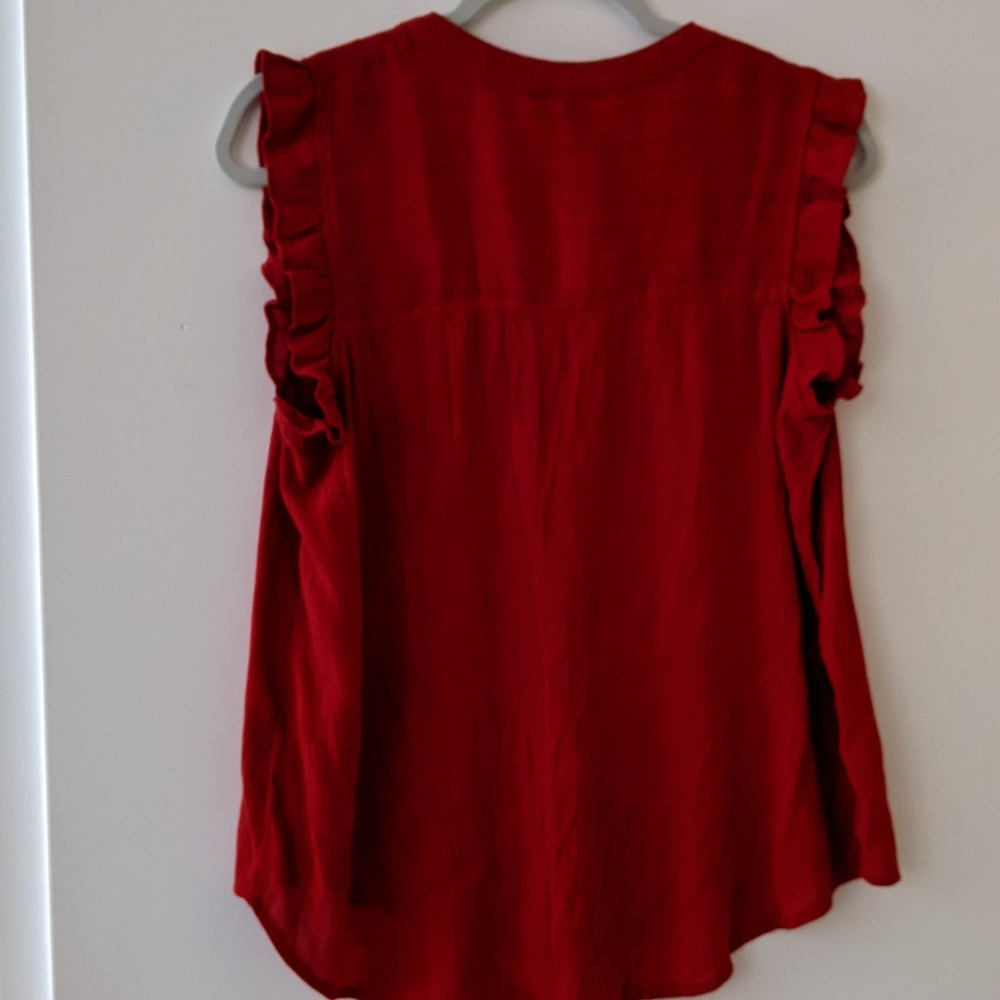 ❣️ Universal Thread Short Ruffle Sleeve V-Neck - Picture 6 of 7